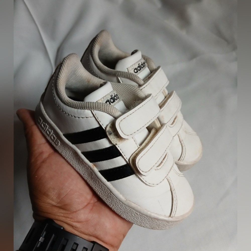 Adidas Toddlers White and Black Sneakers 6K